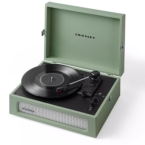 URBAN OUTFITTERS - CROSLEY VOYAGER BLUETOOTH RECORD PLAYER